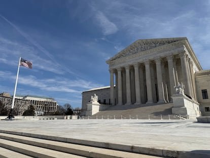 Supremo de EE. UU. restringe distritos electorales por raza