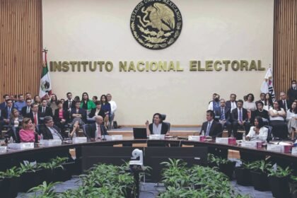 INE mantiene spots críticos contra Morena y Samuel García