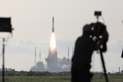 Artemis II: Orion enfrenta fallas técnicas en órbita lunar