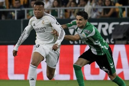 Marc Bartra, a la espera de pruebas tras lesión ante el Real Madrid