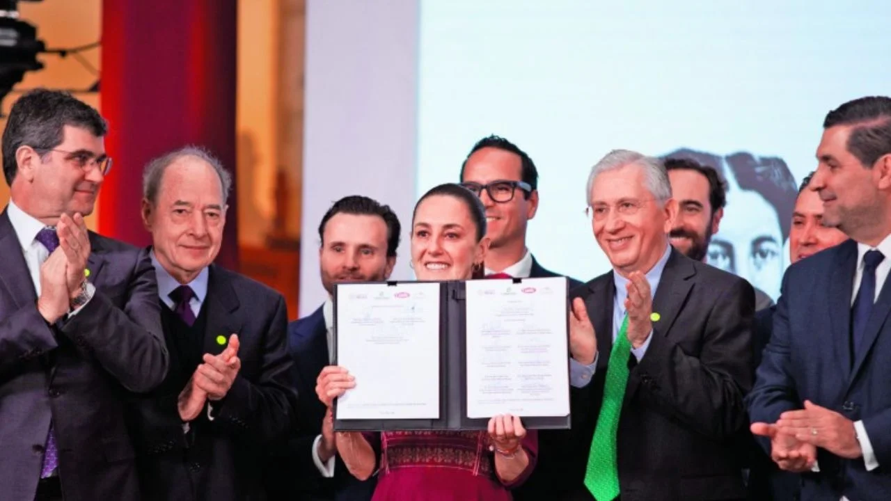 México dará prioridad al acero nacional en obras públicas