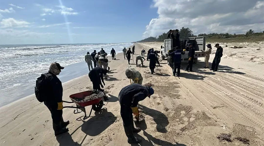 Morena exige investigar y sancionar derrame de crudo en Veracruz