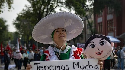 Simpatizantes celebran dos años de gestión de Sheinbaum en CDMX