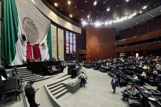 Sheinbaum alinea agenda con diputados de Morena en Palacio Nacional