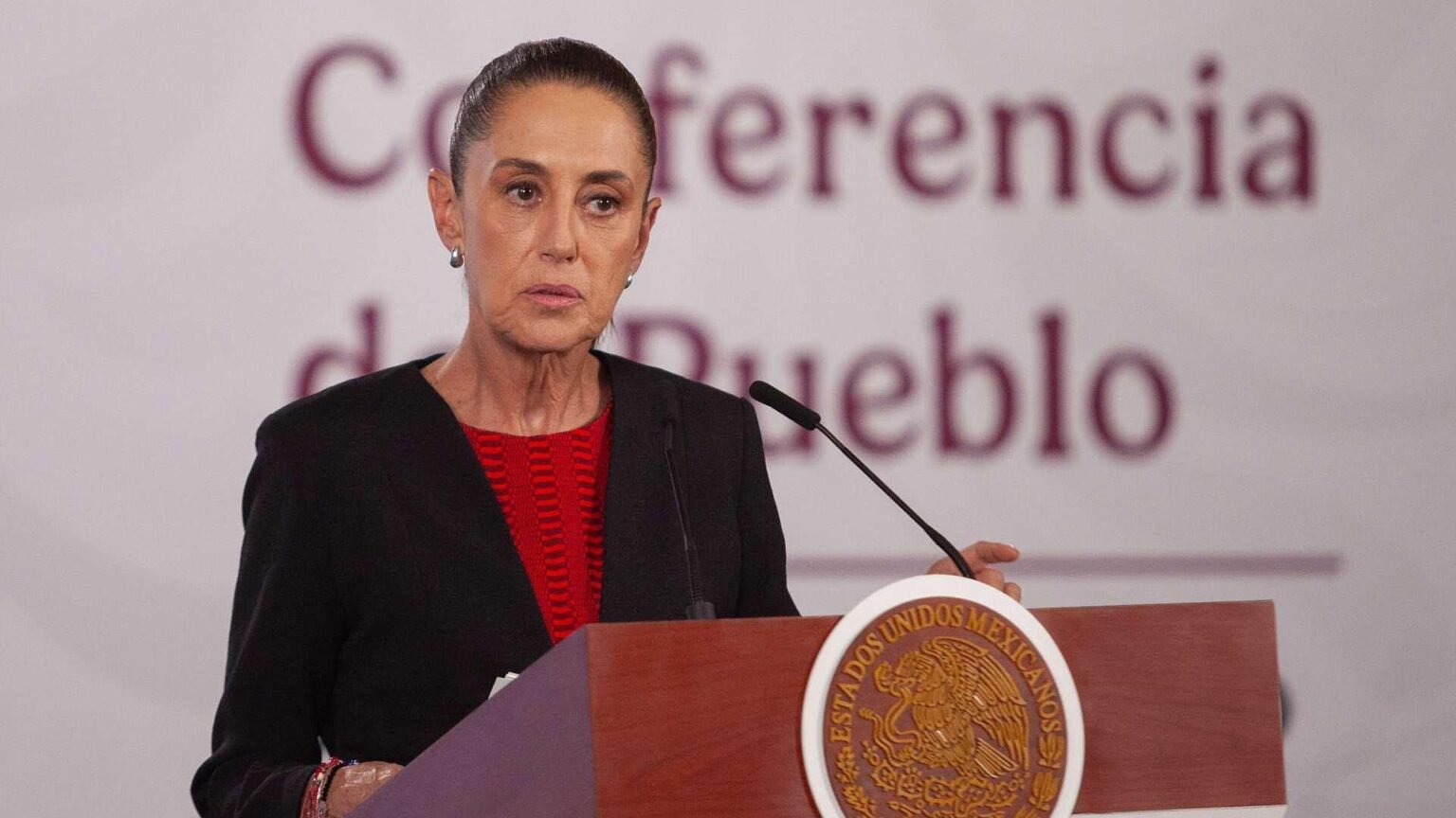 Sheinbaum descarta riesgos mayores por orden de Trump sobre remesas