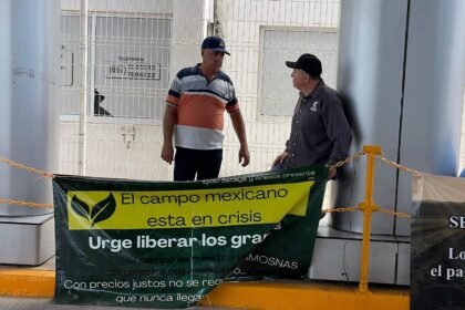 Productores de Sinaloa mantienen protestas y exigen acuerdo a SADER