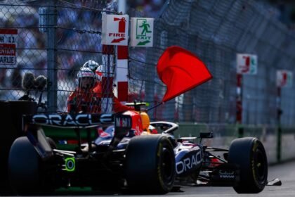 Hamilton lidera práctica en Mónaco; McLaren sufre problemas técnicos