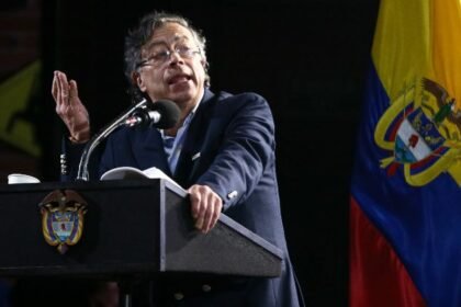 Petro enfrenta críticas internacionales por frase nazi en X