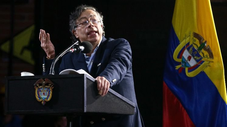Petro enfrenta críticas internacionales por frase nazi en X