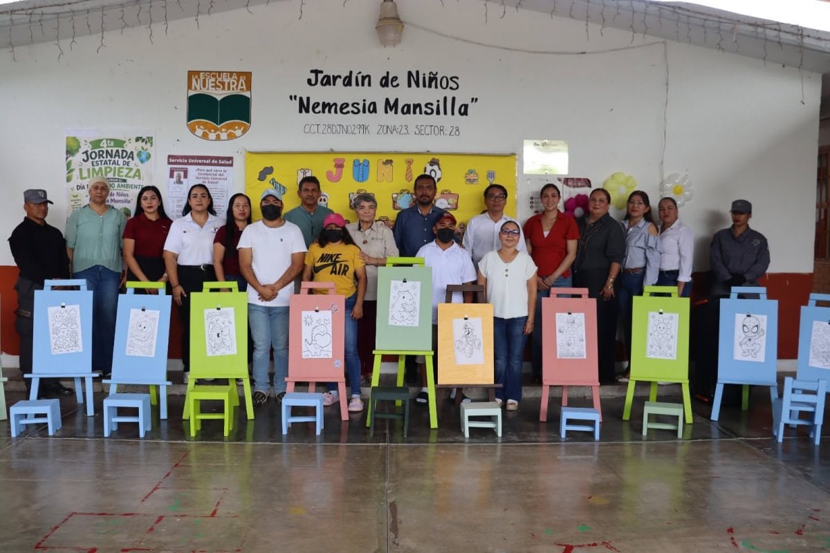 Adolescentes en reinserción donan mobiliario a kínder en Güémez
