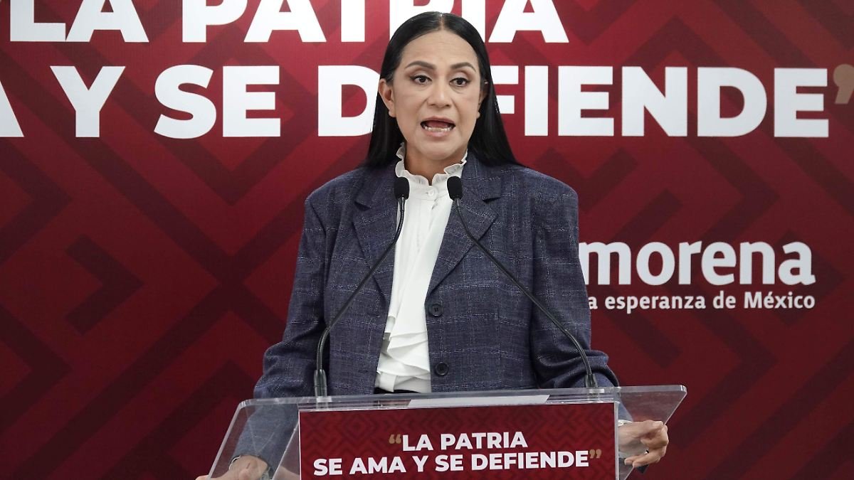 Ariadna Montiel critica a PRI y PAN por lealtad a la patria en AMSOC