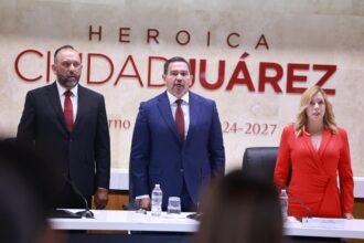 Cruz Pérez Cuéllar deja alcaldía de Juárez para buscar gubernatura