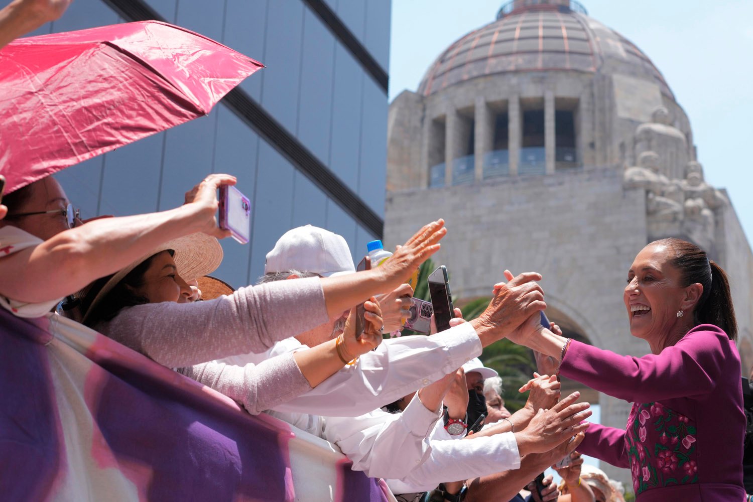 Sheinbaum celebra dos años y llama a defender la soberanía nacional