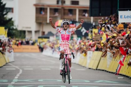 Carapaz gana la etapa 20 y domina la montaña en el Tour 2026