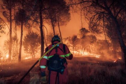 España y Francia refuerzan lucha contra incendios ante ola de calor