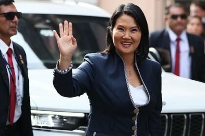 Keiko Fujimori asume presidencia de Perú con foco en seguridad