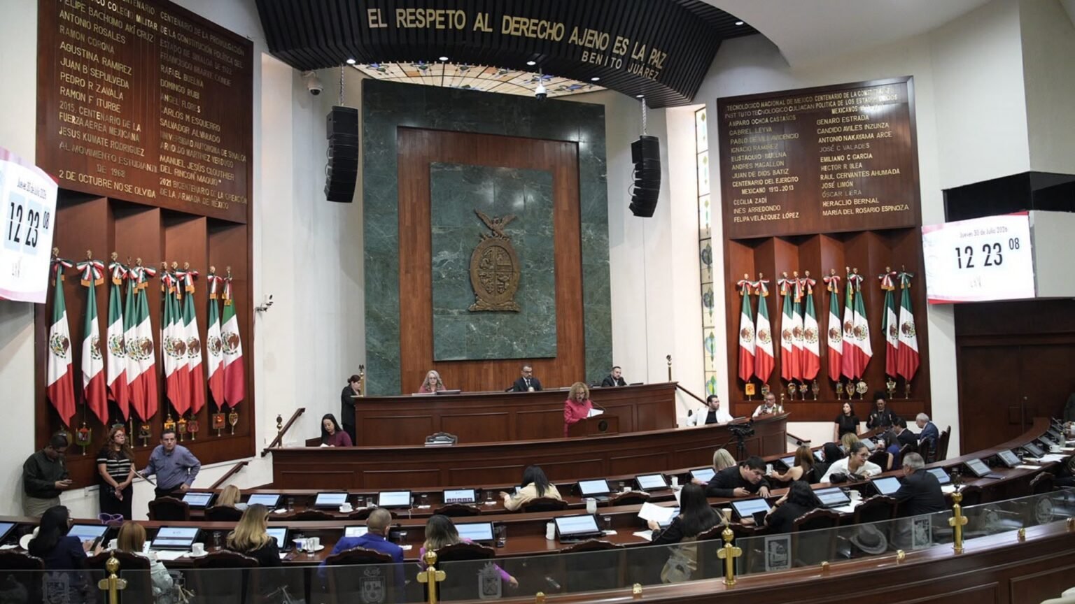 Sinaloa restringe uso de celulares en escuelas para prevenir ciberacoso