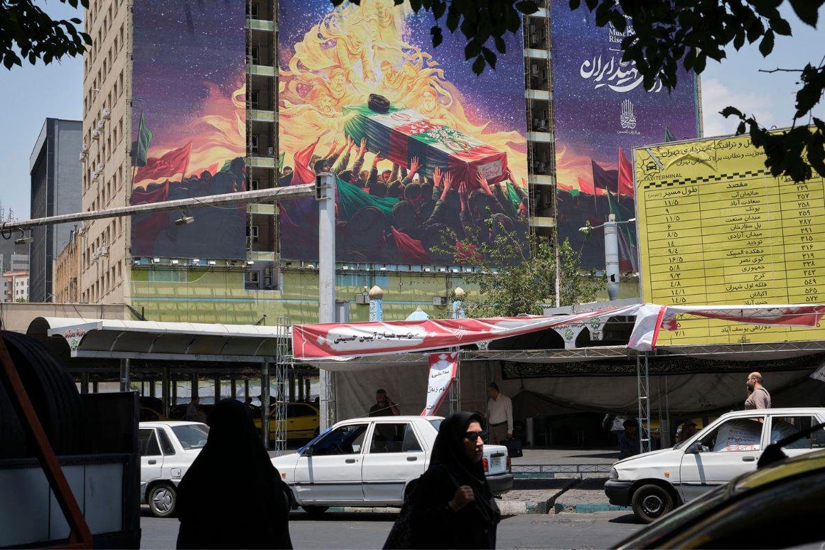 Irán celebra funeral histórico de Jameneí bajo máxima seguridad