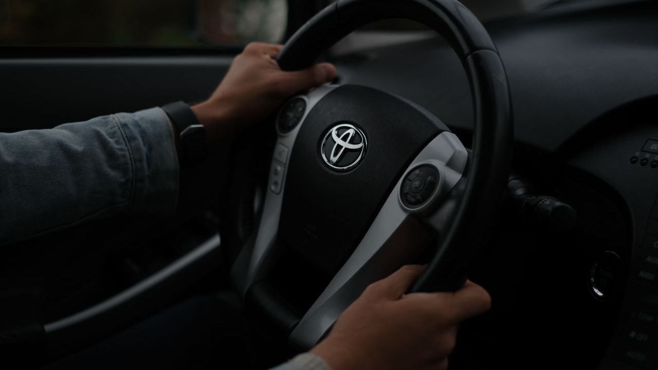 Morena y PRI chocan por reestructuración de Toyota en México