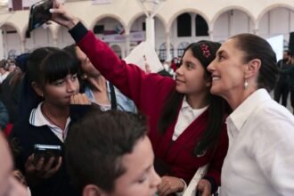 Sheinbaum entrega viviendas y supervisa obras en Durango y Zacatecas