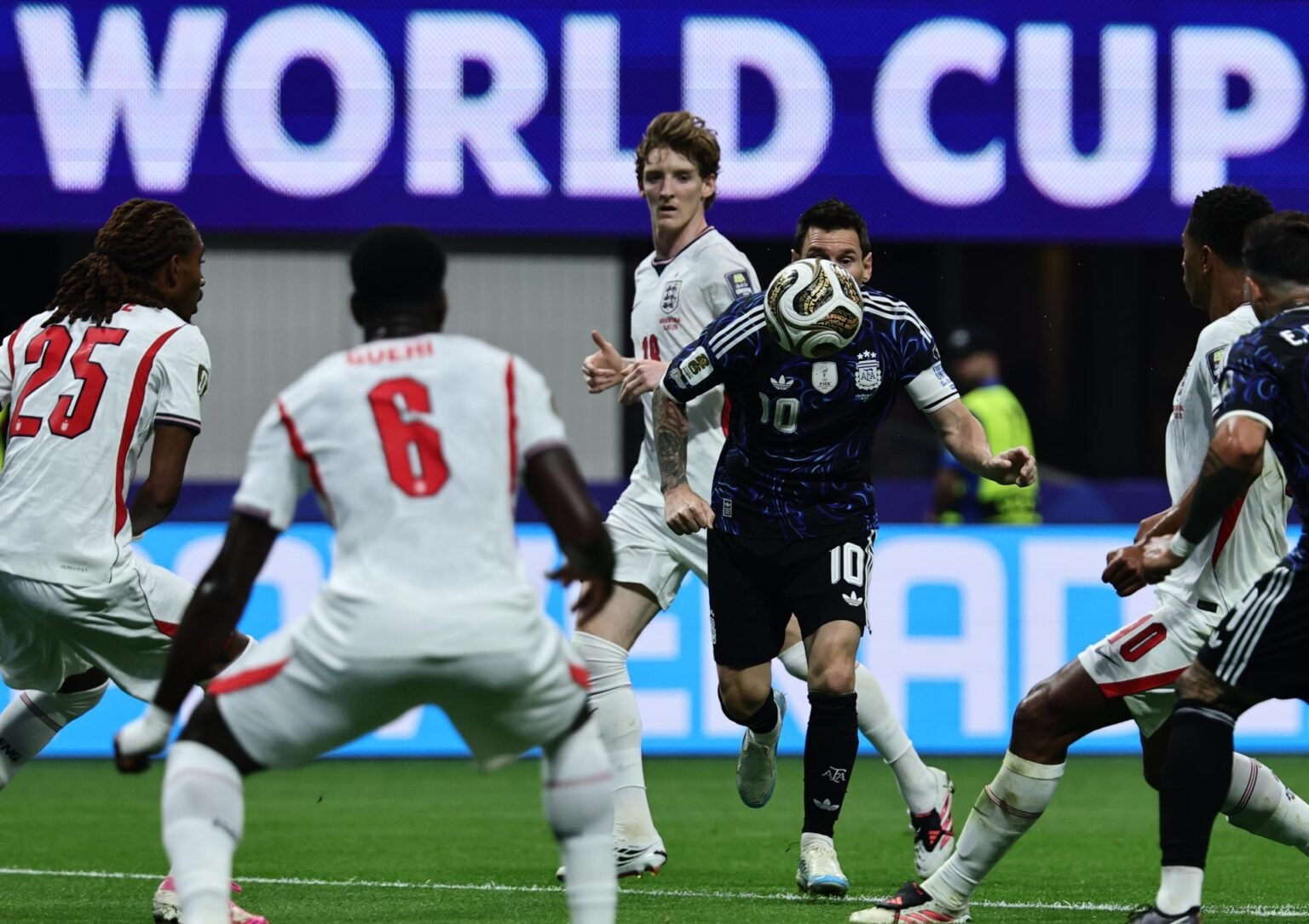 Inglaterra y Argentina empatan sin goles en semifinal del Mundial