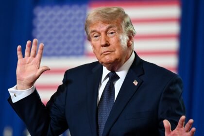 Trump difunde video de IA sobre ataque ficticio en isla Kharg