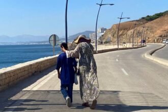 España retorna a 70,000 migrantes que cruzaron a Ceuta
