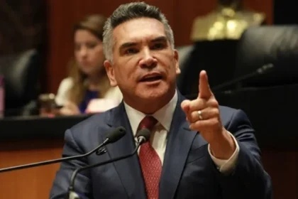 PRI rechaza reforma contra doble nacionalidad en cargos políticos