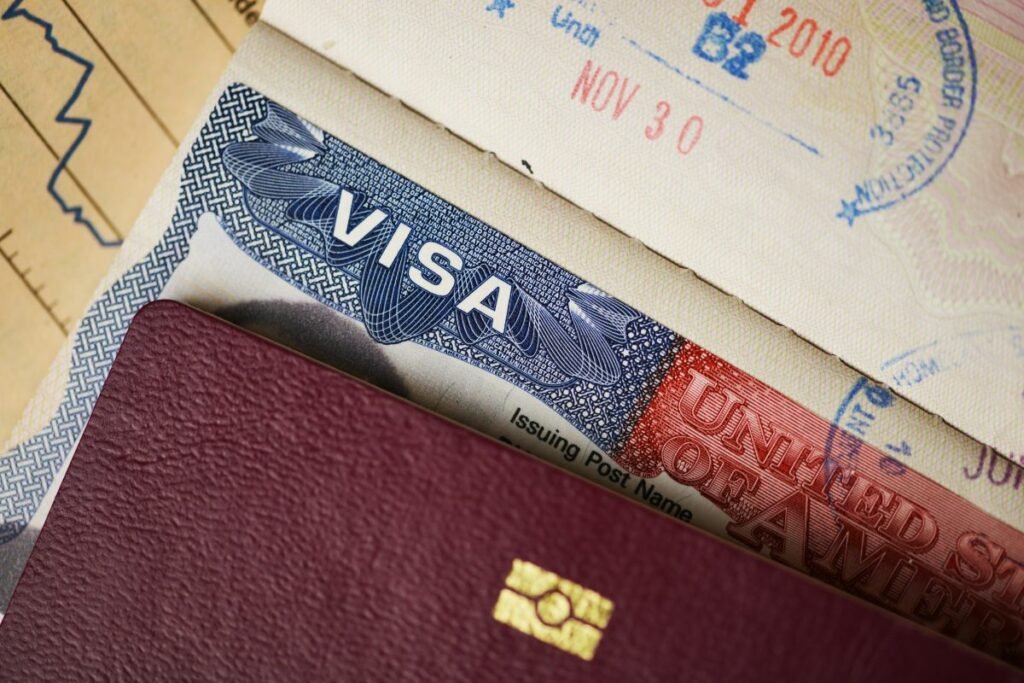 EE UU suspende citas para visas de inmigrante en todo el mundo
