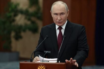 Putin se reúne con enviados de Trump durante tregua en Ucrania
