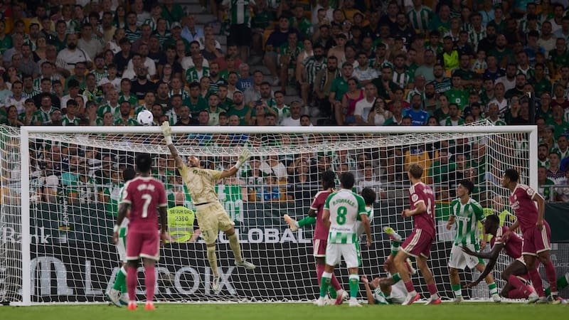 Betis frena invicto del Real Madrid en La Liga con triunfo clave
