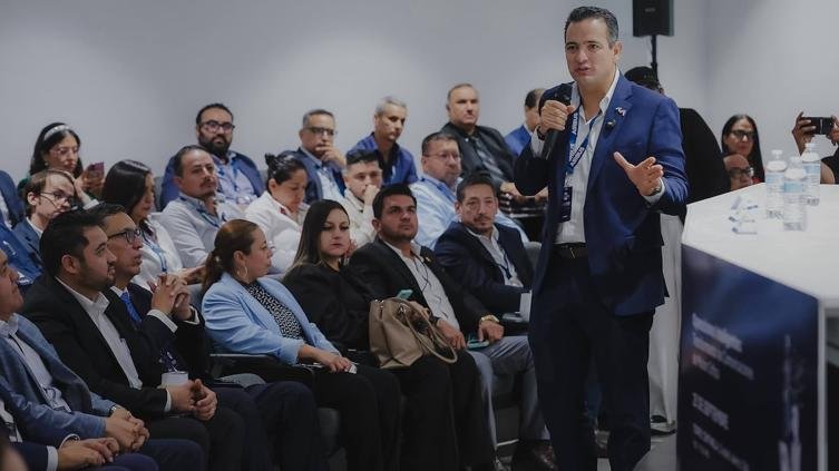 Bonilla presenta modelo de seguridad tecnológica en Chihuahua