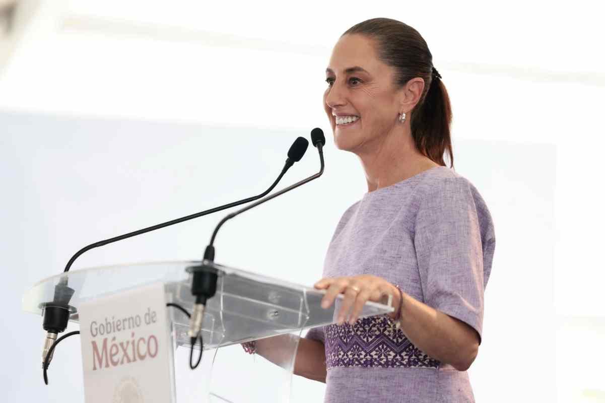 Sheinbaum propone prohibir doble nacionalidad para presidentes