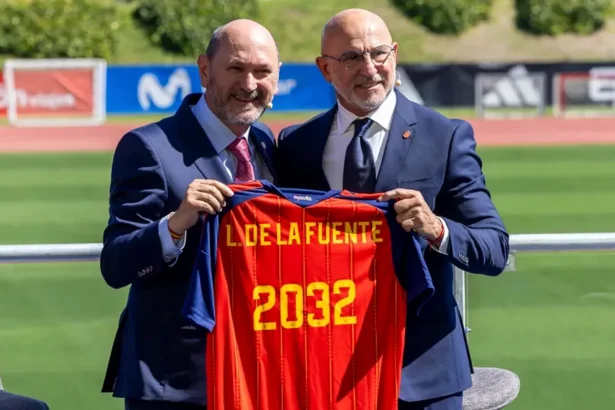 Luis de la Fuente renueva con España hasta 2032 con récord salarial
