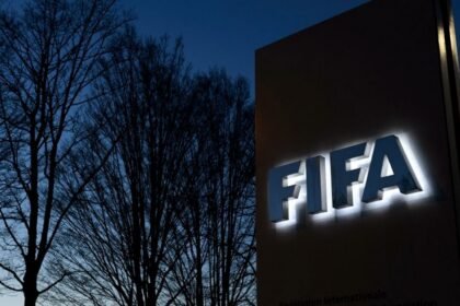 UEFA y Concacaf piden a FIFA repartir USD 2,100 millones