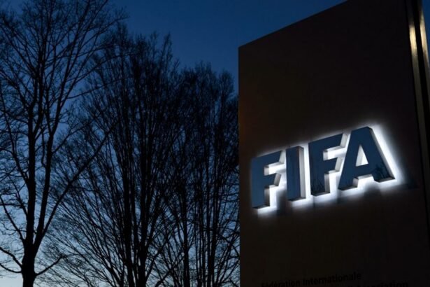 UEFA y Concacaf piden a FIFA repartir USD 2,100 millones
